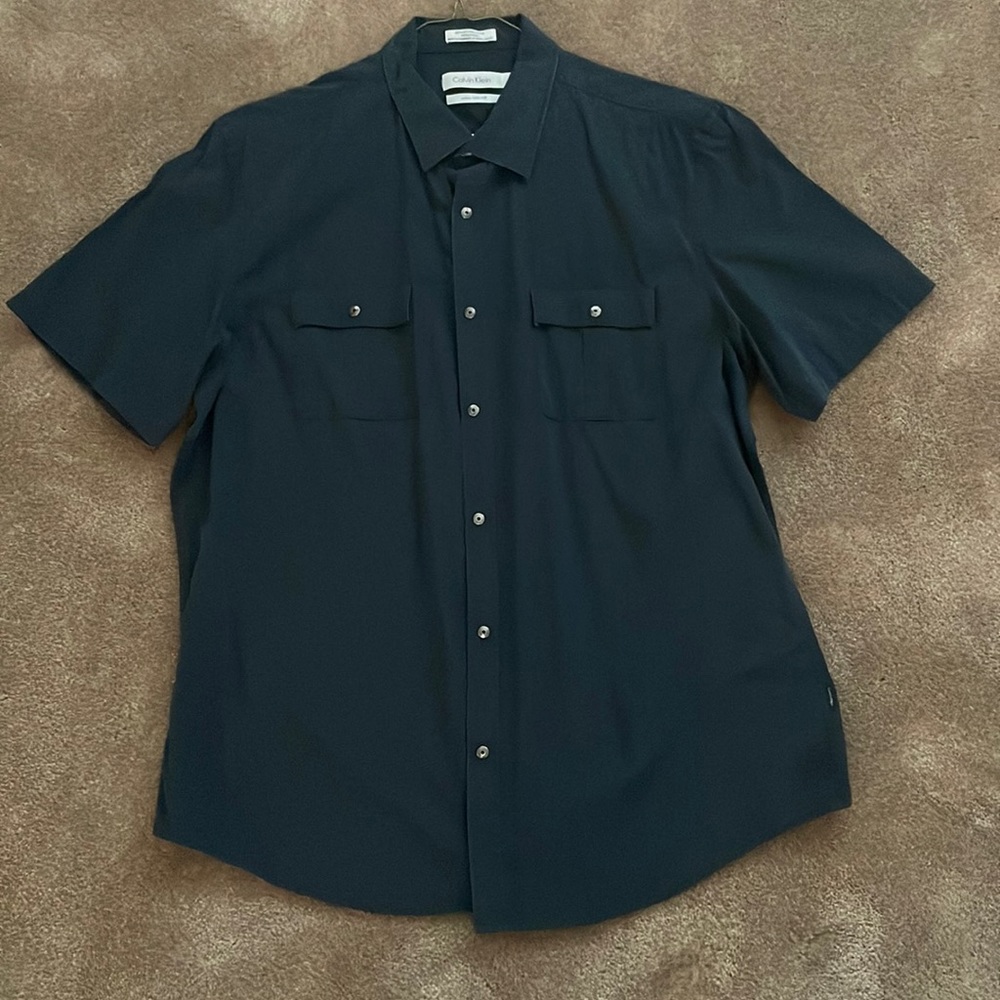 Calvin Klein short sleeve button down size large
